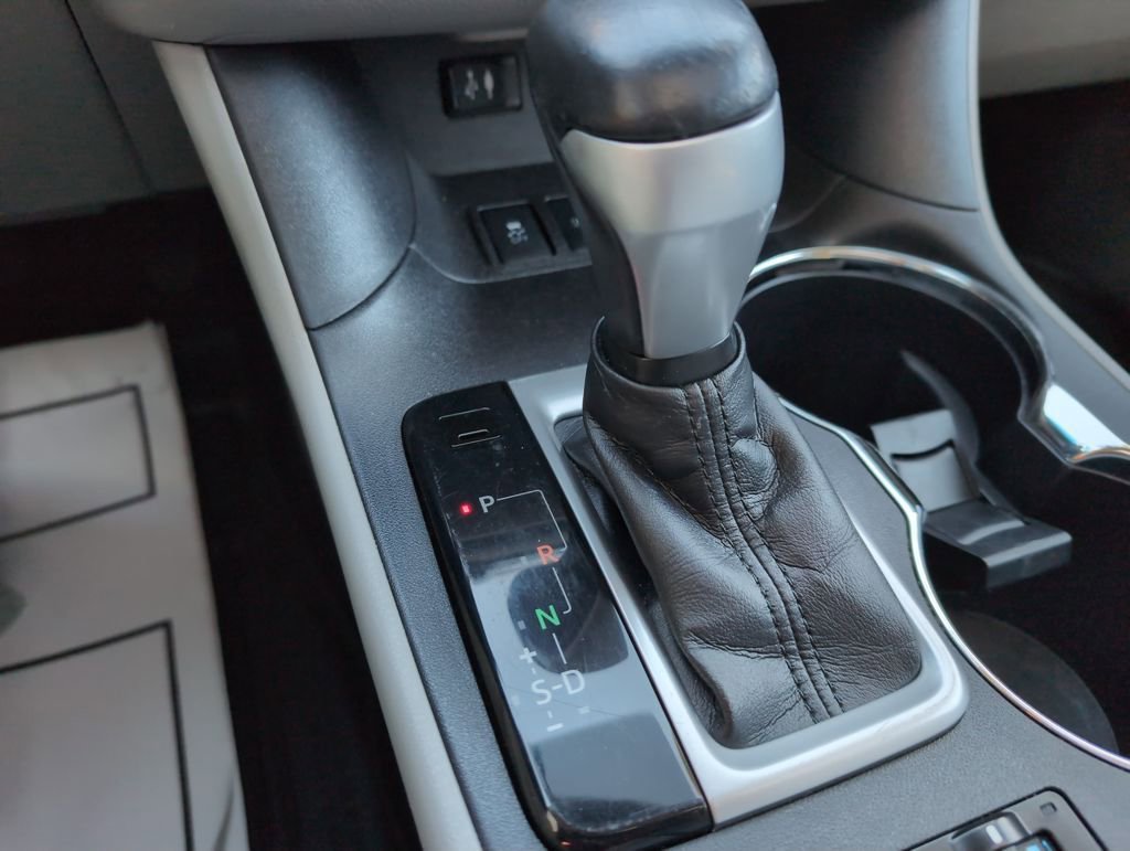 Used 2016 Toyota Highlander Limited image 27