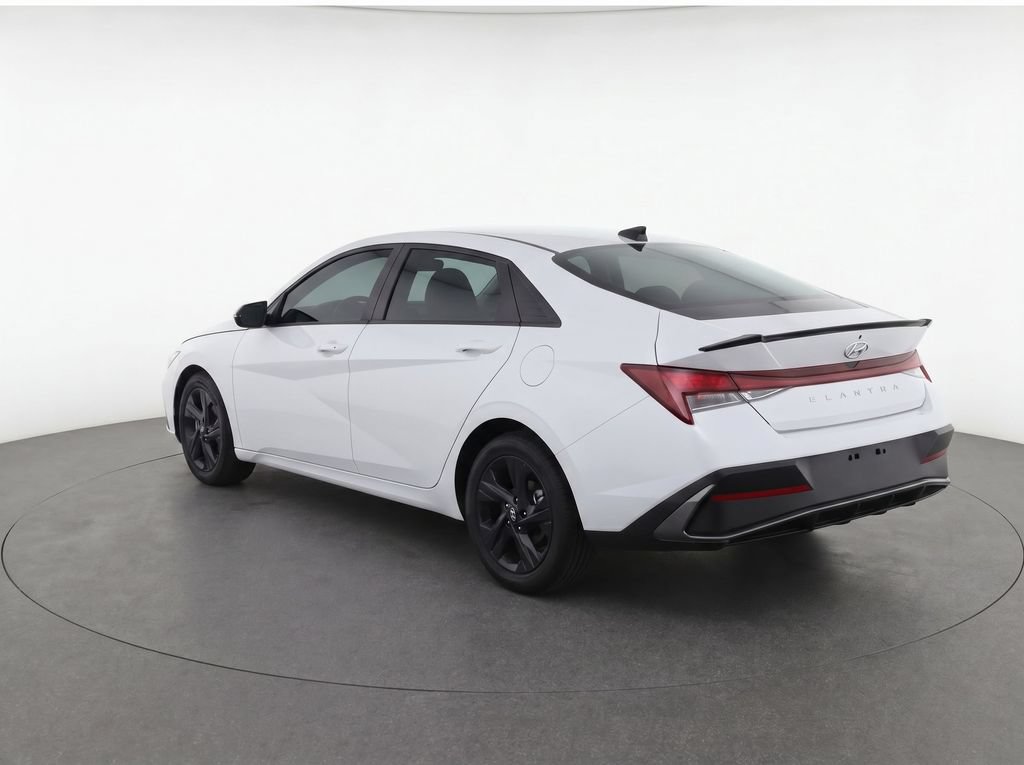 New 2026 Hyundai Elantra SEL Sport FWD image 4