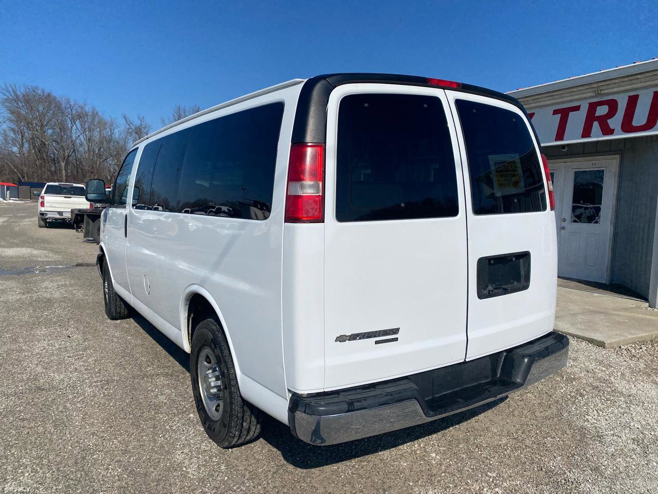 Used 2015 Chevrolet Express 3500 LT w/ LT Preferred Equipment Group RWD image 6