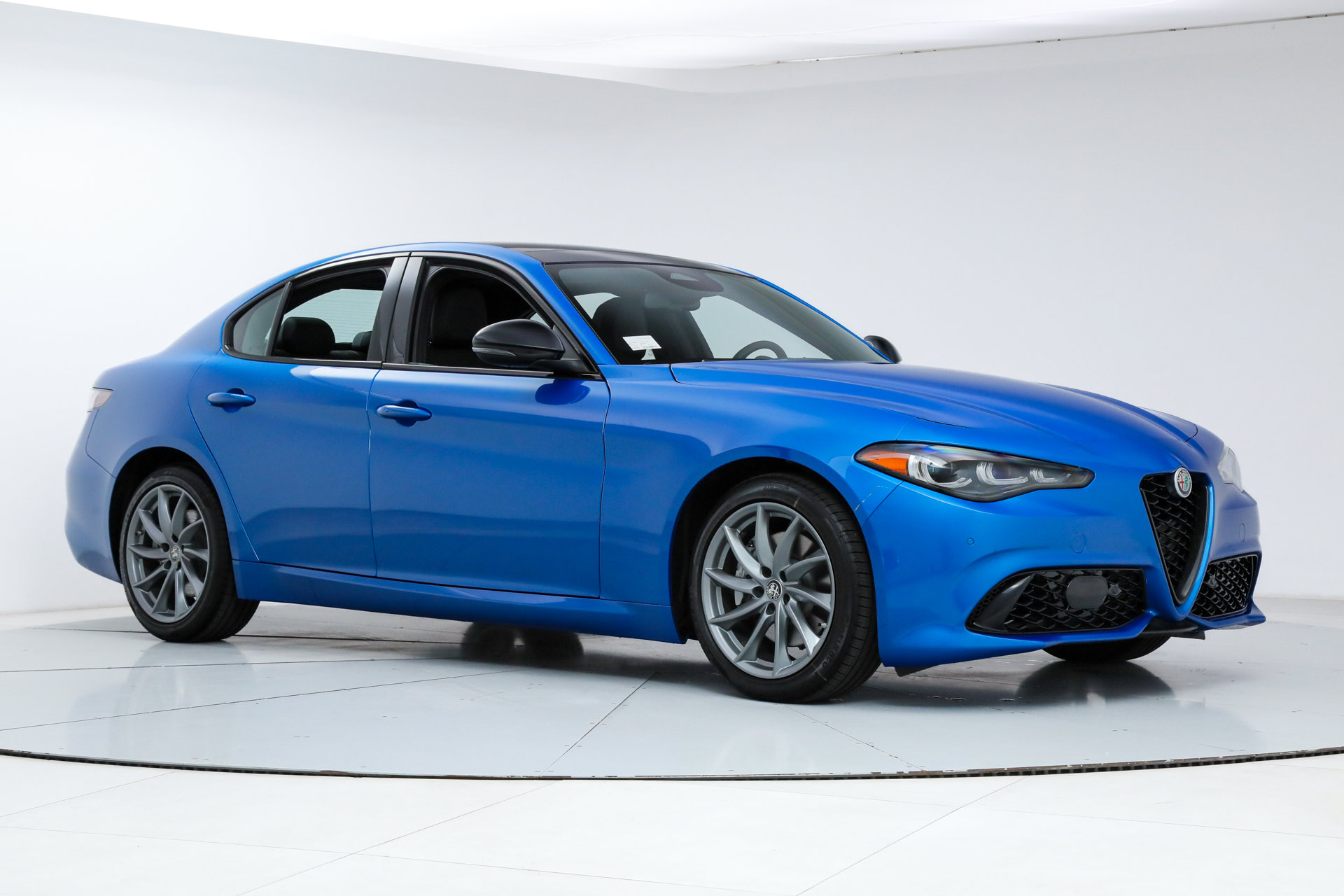 New 2026 Alfa Romeo Giulia w/ Driving Assist Package RWD image 7