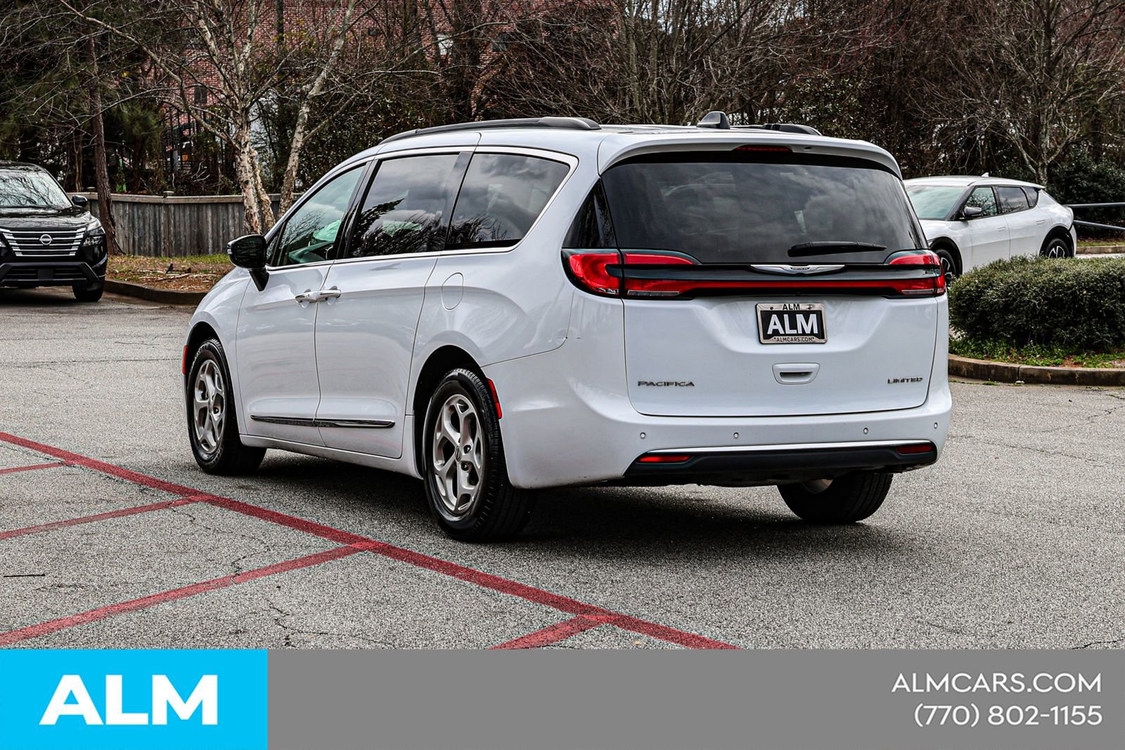 Used 2023 Chrysler Pacifica Limited image 9