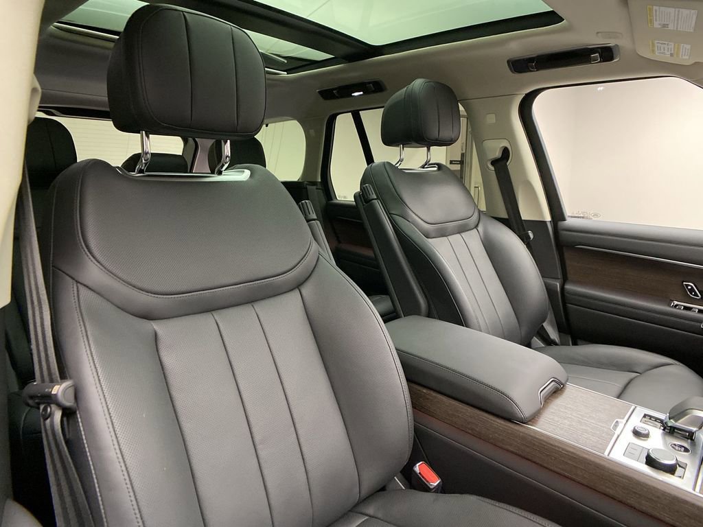 Used 2023 Land Rover Range Rover SE image 11