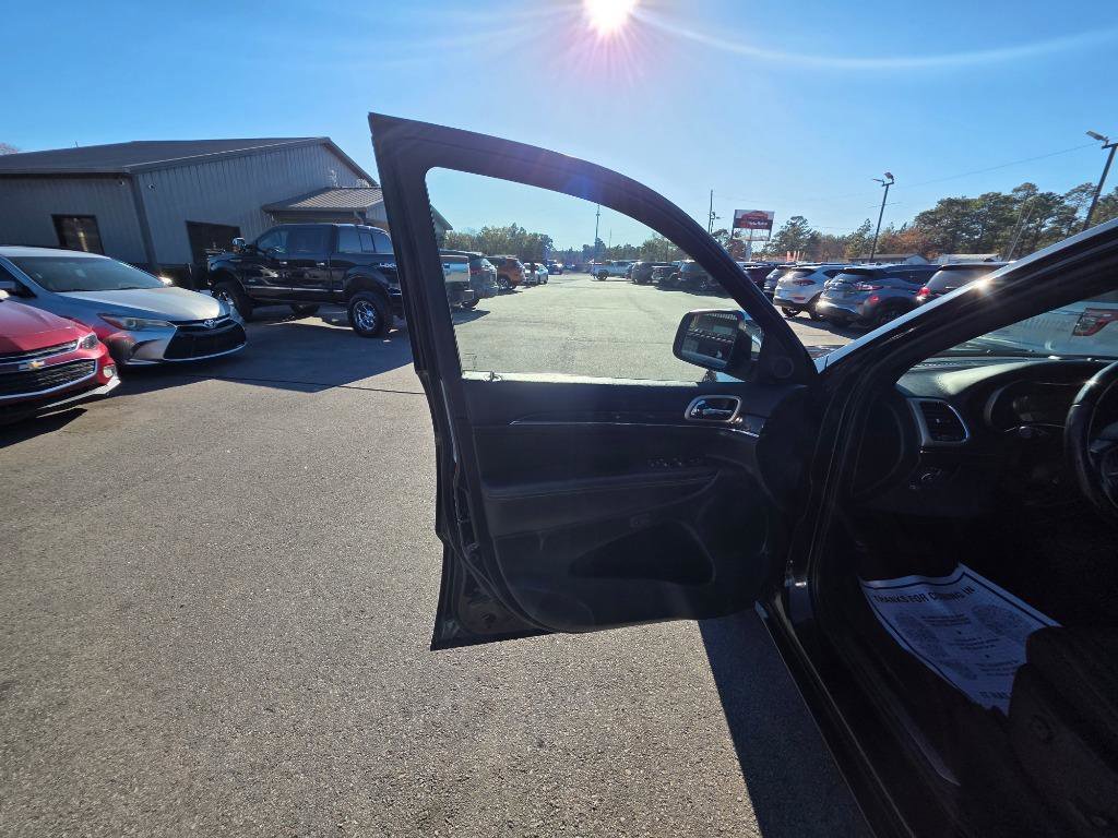 Used 2015 Jeep Grand Cherokee Overland w/ Advanced Technology Group image 6