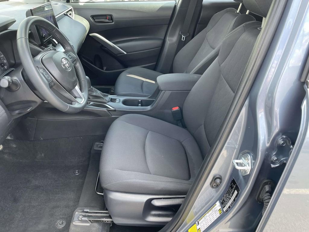 Used 2024 Toyota Corolla Cross LE image 29