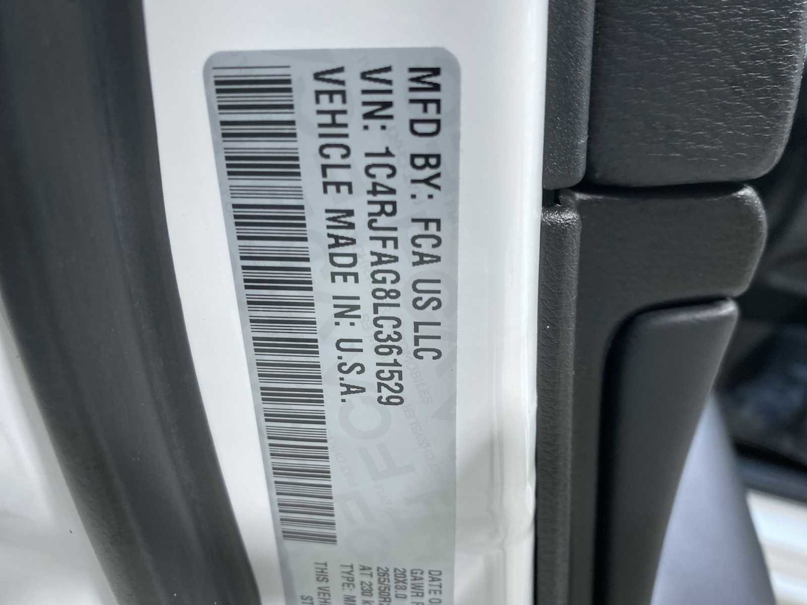 Used 2020 Jeep Grand Cherokee Altitude image 21