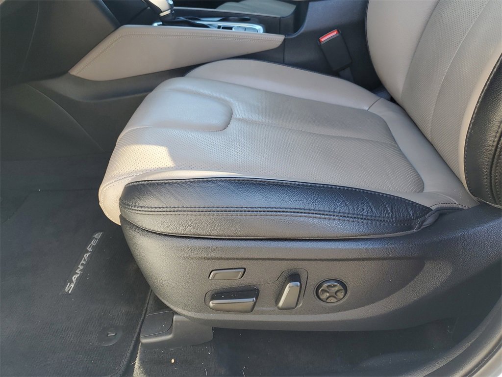 Used 2020 Hyundai Santa Fe Limited image 19