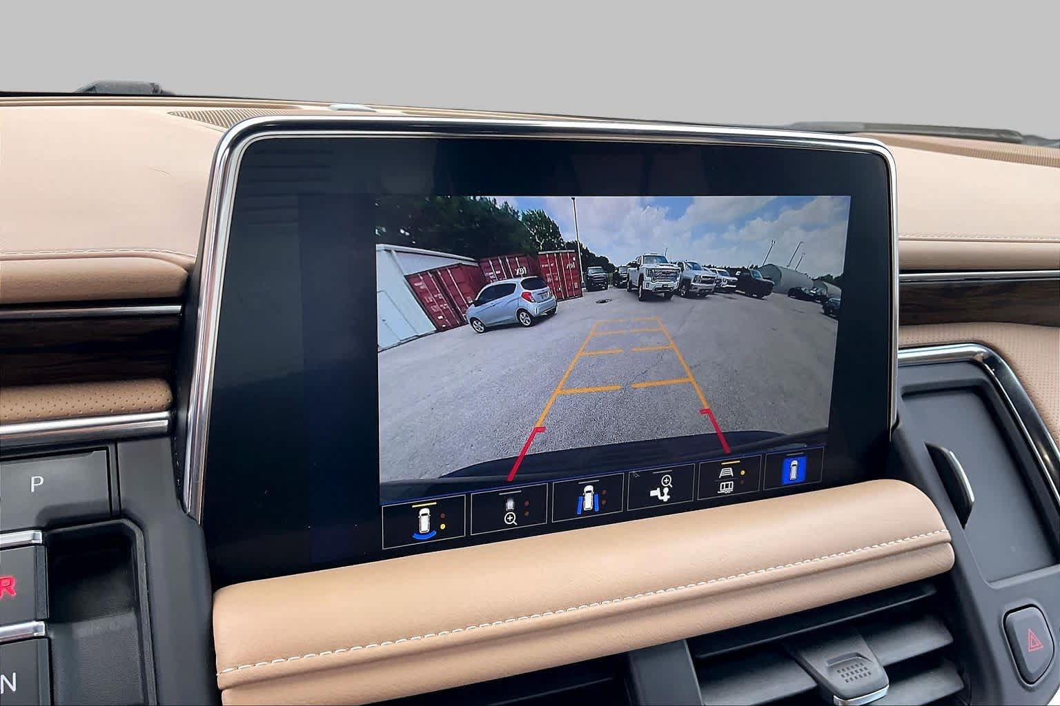 Used 2023 Chevrolet Suburban Premier AWD/4WD image 27