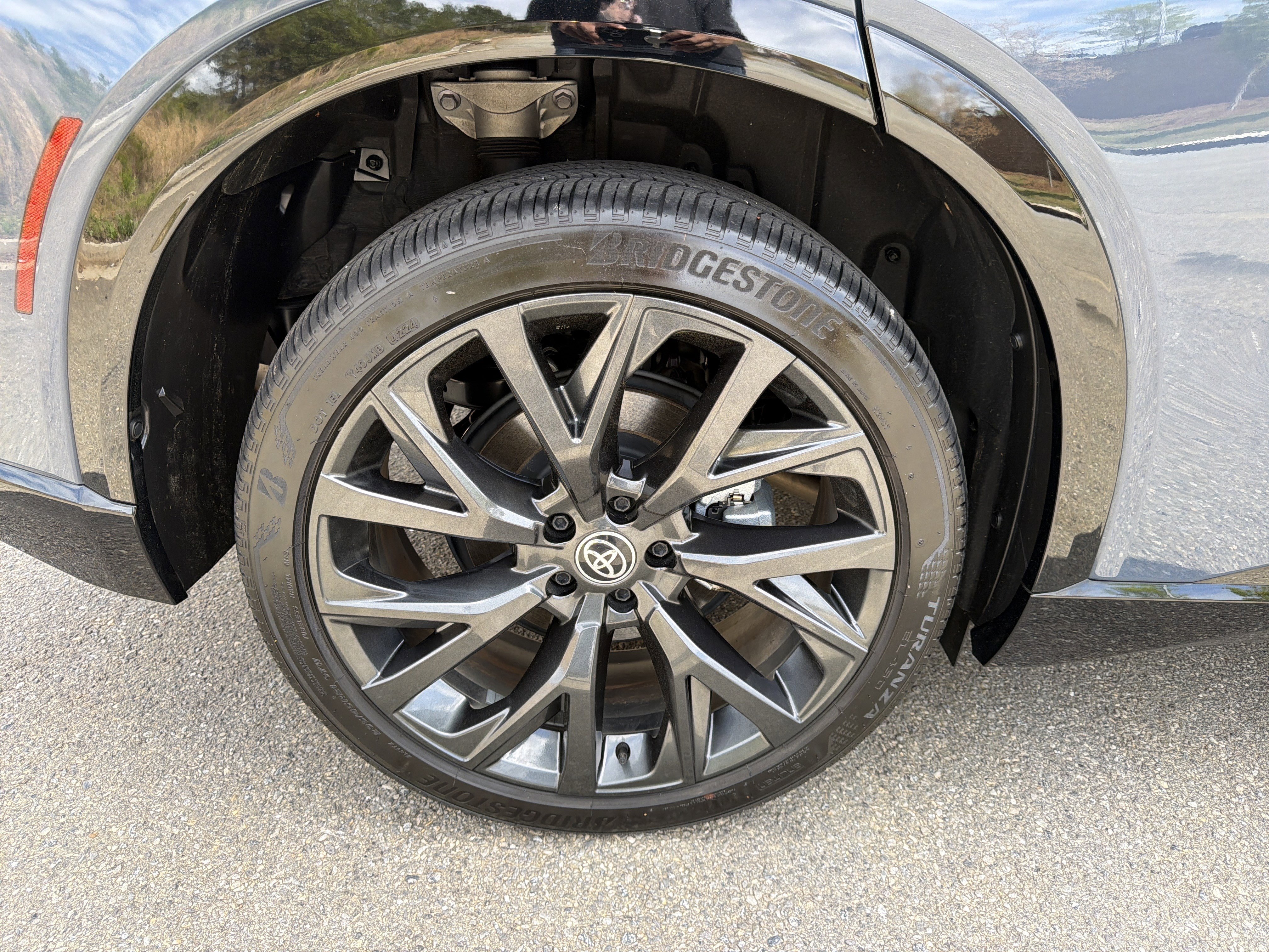 Used 2025 Toyota Crown Signia AWD/4WD image 17