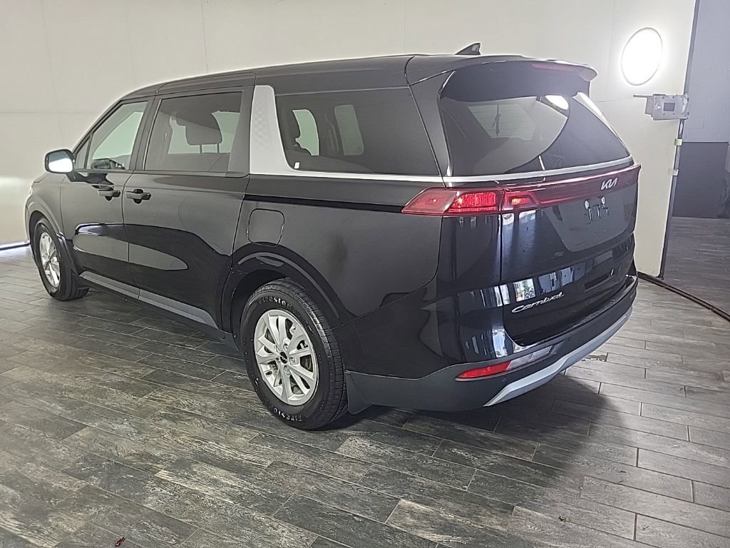 Used 2022 Kia Carnival LX image 10