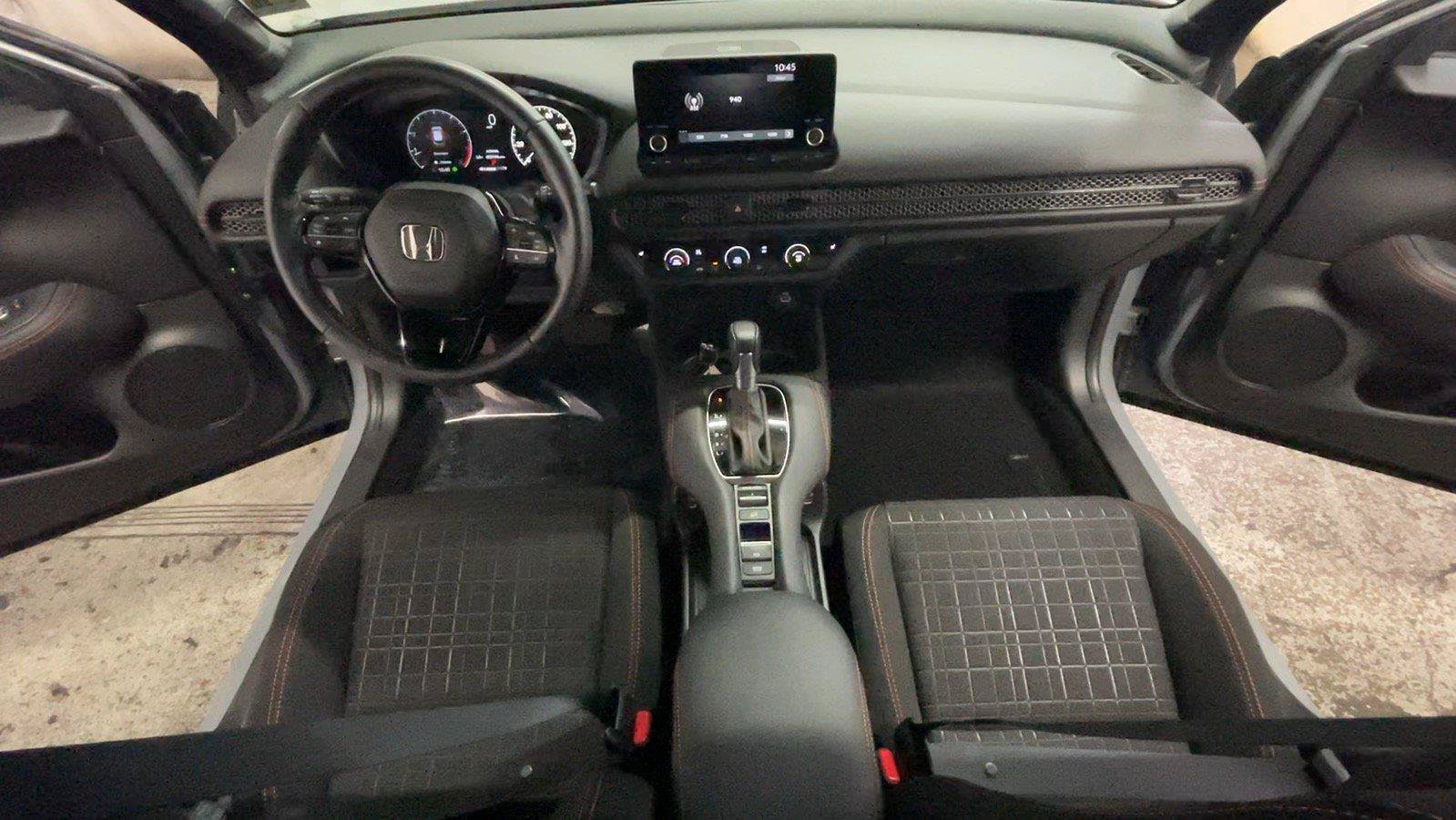 Certified 2025 Honda HR-V Sport image 29