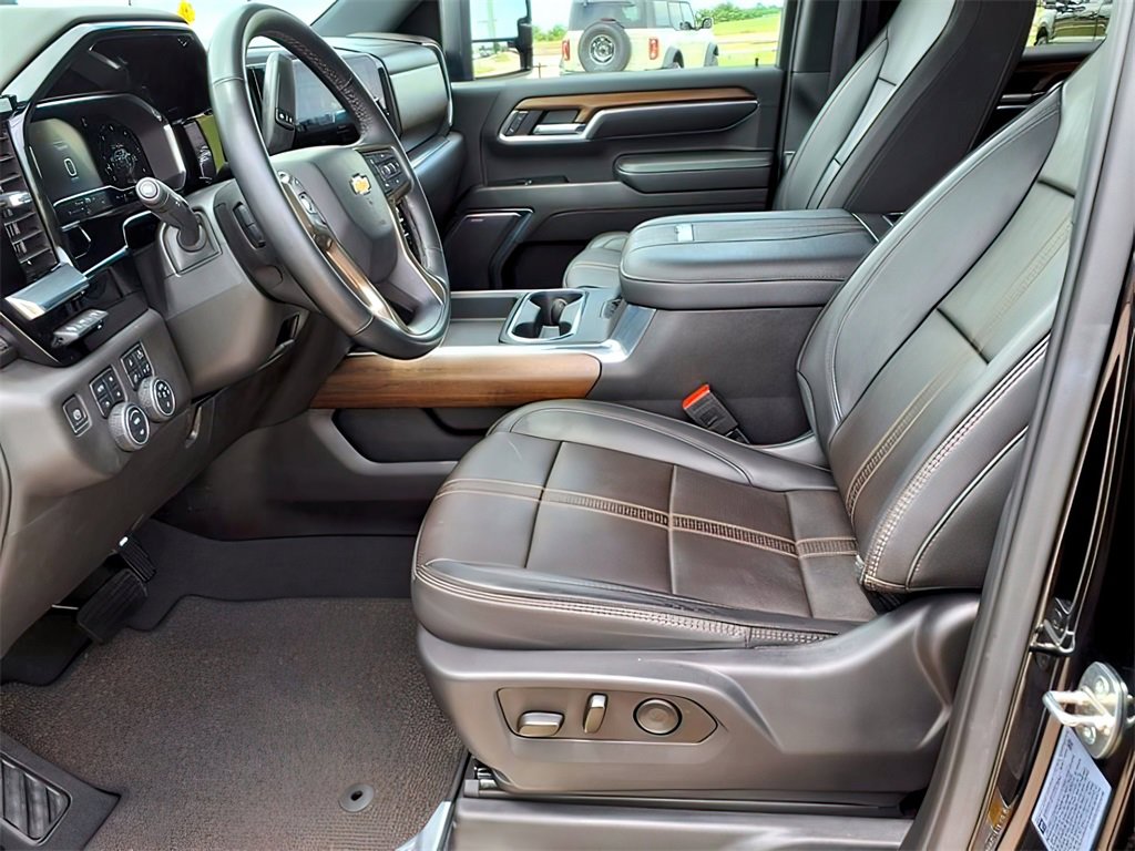 Used 2024 Chevrolet Silverado 2500 High Country w/ High Country Premium Package image 19