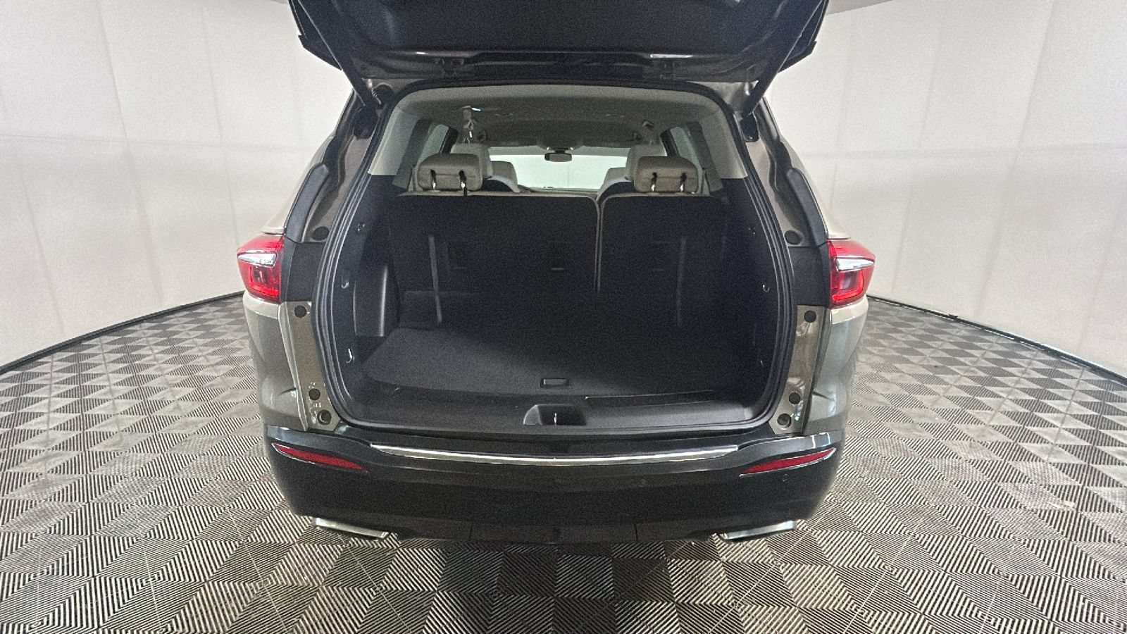 Used 2020 Buick Enclave Essence w/ LPO, Floor Liner Package FWD image 33