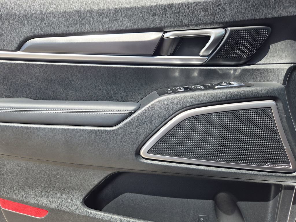 Used 2025 Kia Telluride S image 20