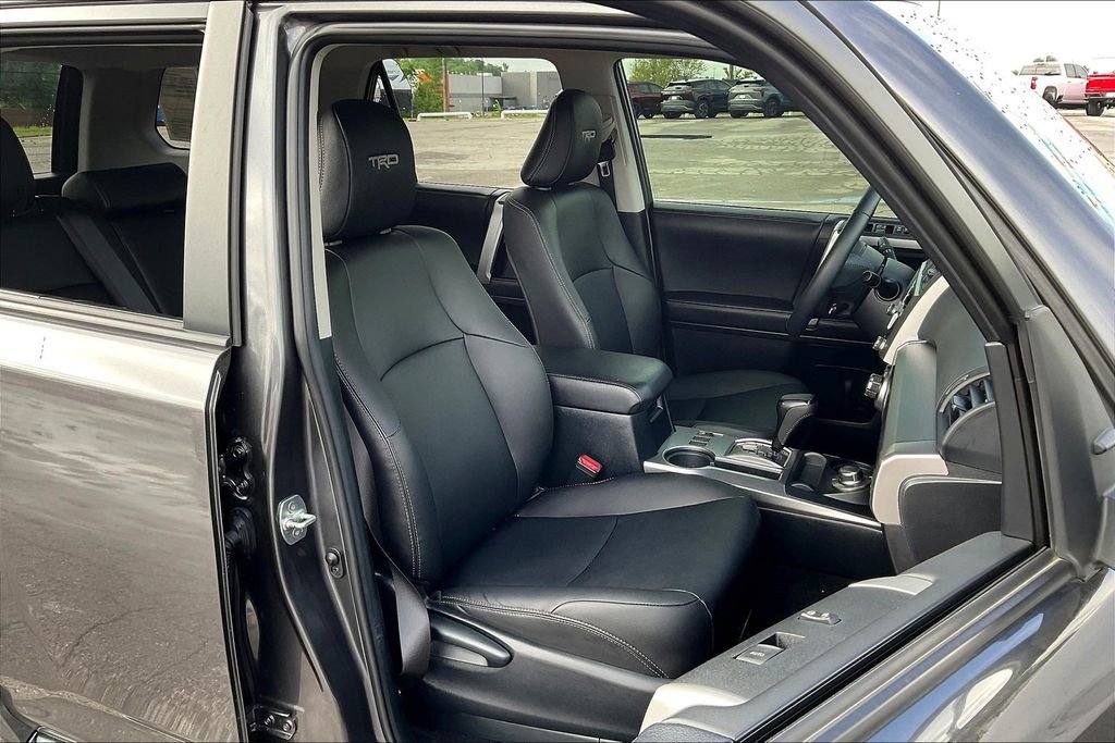Used 2023 Toyota 4Runner TRD Sport AWD/4WD image 7