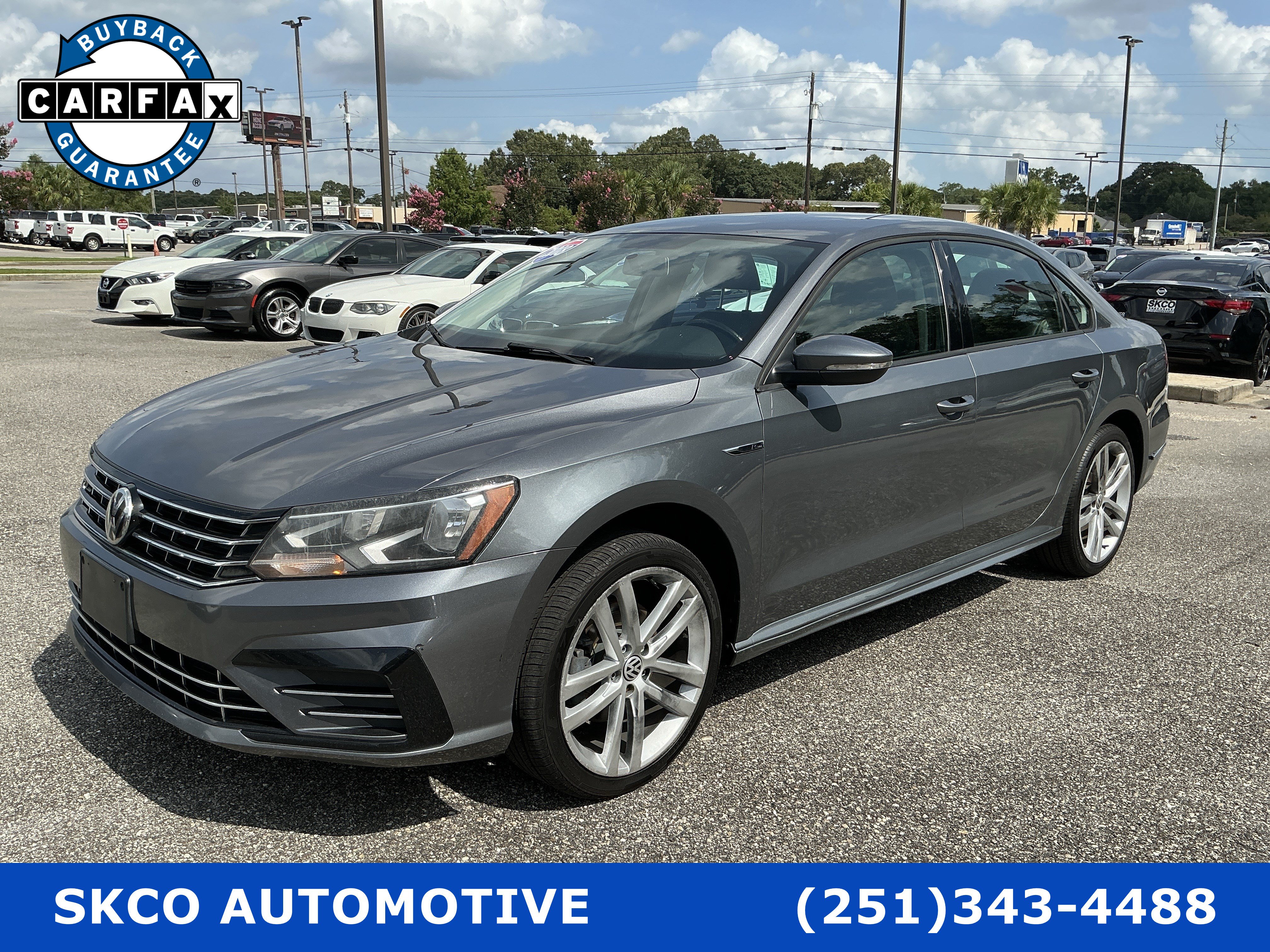 Used 2018 Volkswagen Passat 2.0T R-Line FWD image 1
