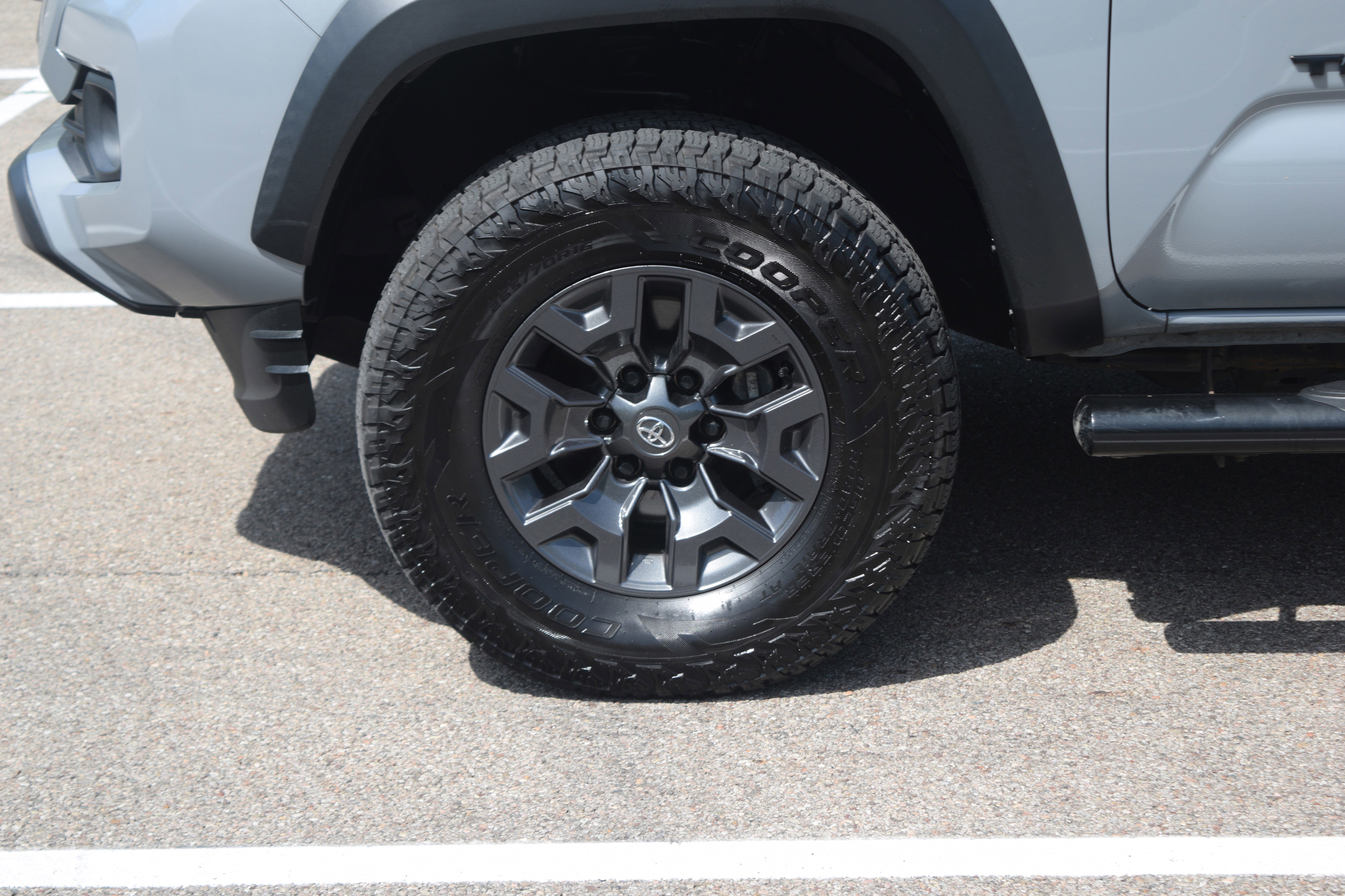 Used 2021 Toyota Tacoma SR5 w/ Trail Edition image 27