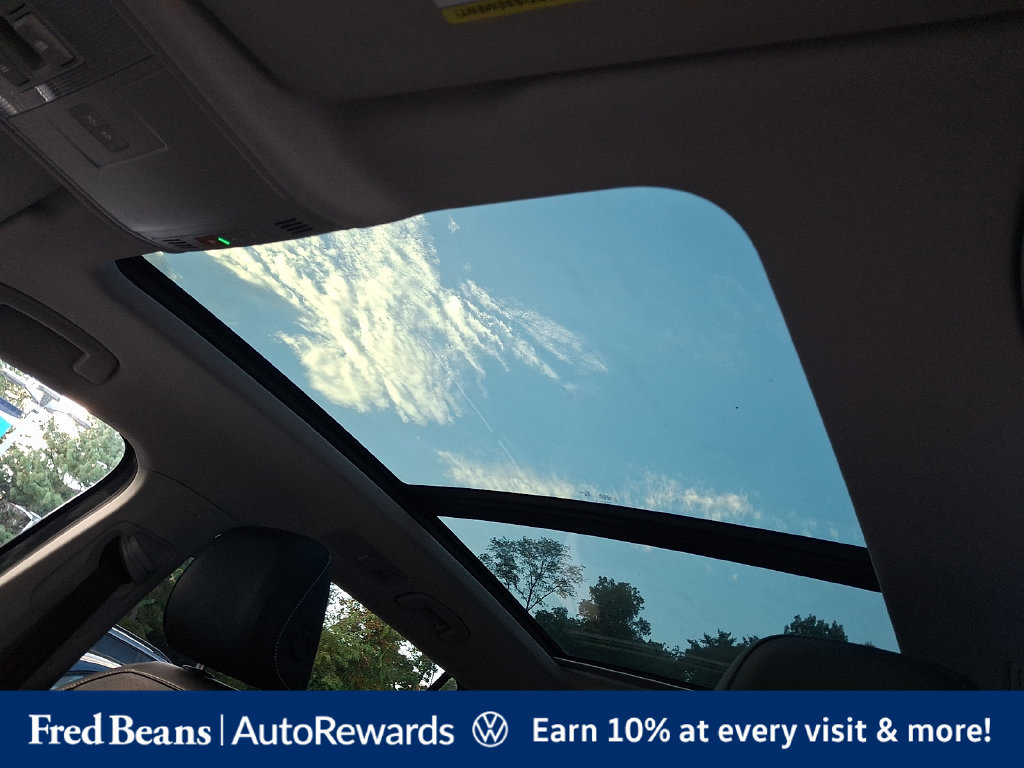Certified 2023 Volkswagen Tiguan SE w/ Panoramic Sunroof Package FWD image 20