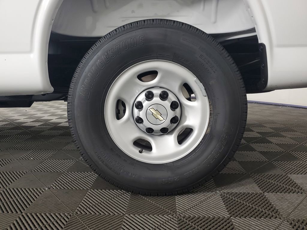 New 2026 Chevrolet Express 2500 w/ Driver Convenience Package RWD image 29