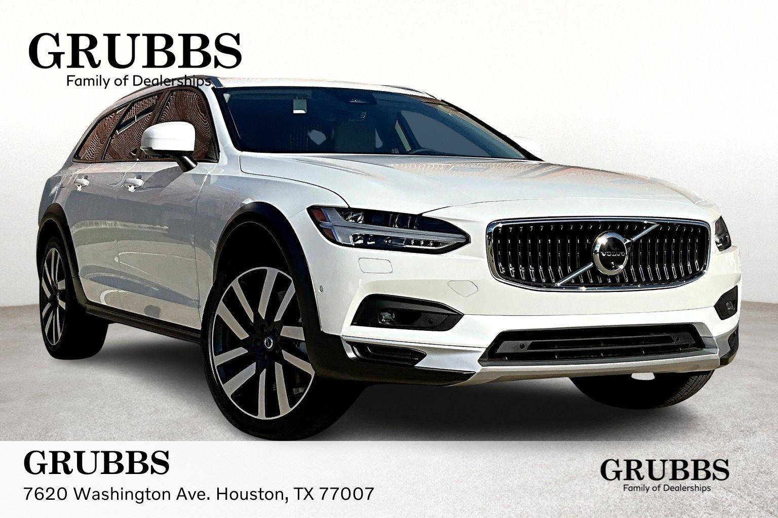 New 2025 Volvo V90 B6 Cross Country Plus w/ Protection Package Premier