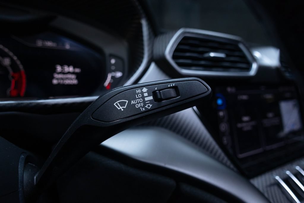 Used 2024 Lamborghini Urus Performante AWD/4WD image 39