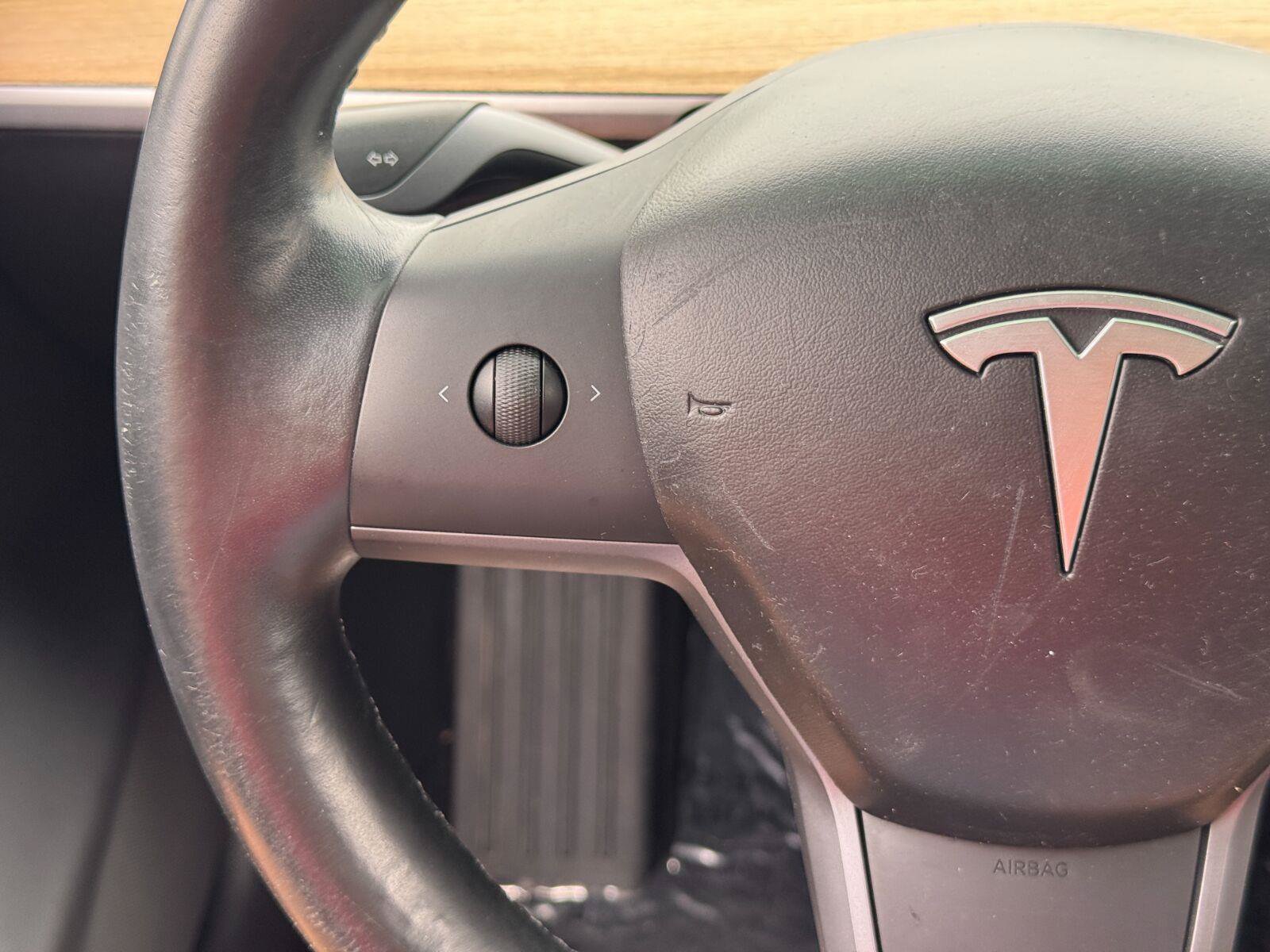 Used 2018 Tesla Model 3 Long Range RWD image 19