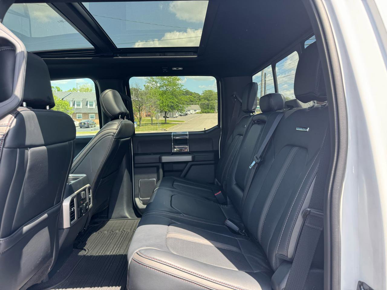 Used 2022 Ford F450 Platinum w/ FX4 Off-Road Package AWD/4WD image 22