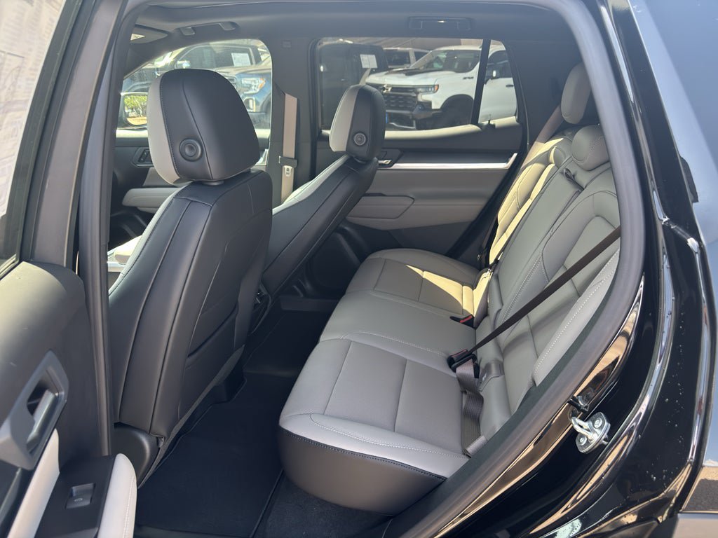 Used 2027 GMC Terrain Elevation w/ Elevation Premium Package FWD image 14