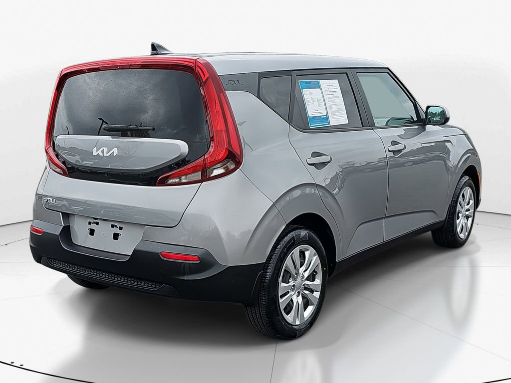 Used 2022 Kia Soul LX image 5