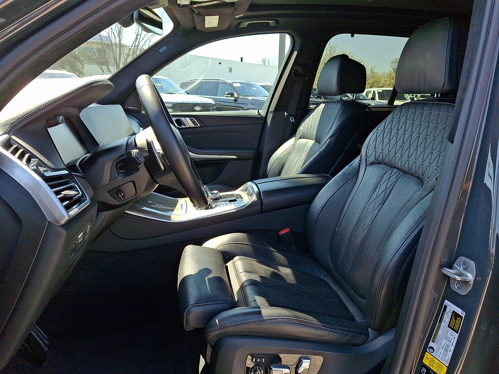 Used 2021 BMW X5 M50i w/ Executive Package image 16