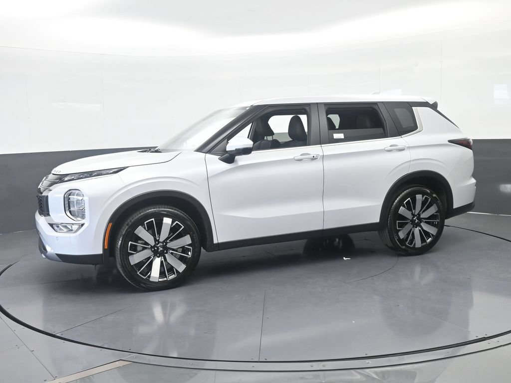 New 2026 Mitsubishi Outlander SE FWD image 2