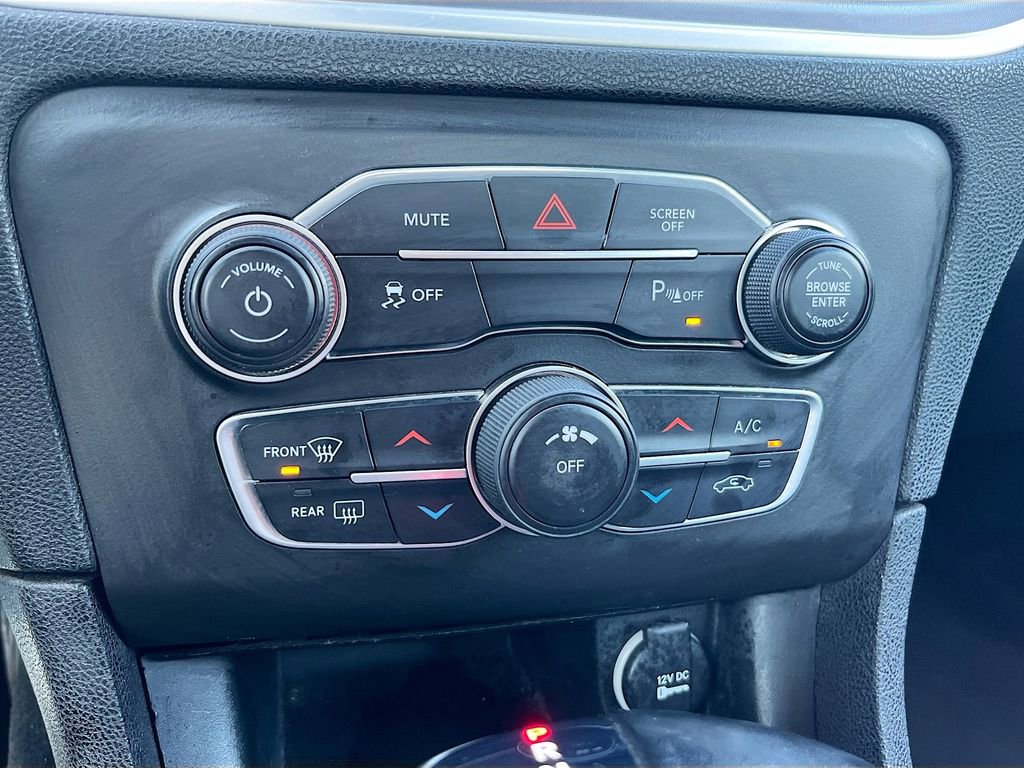 Used 2022 Dodge Charger SXT RWD image 15
