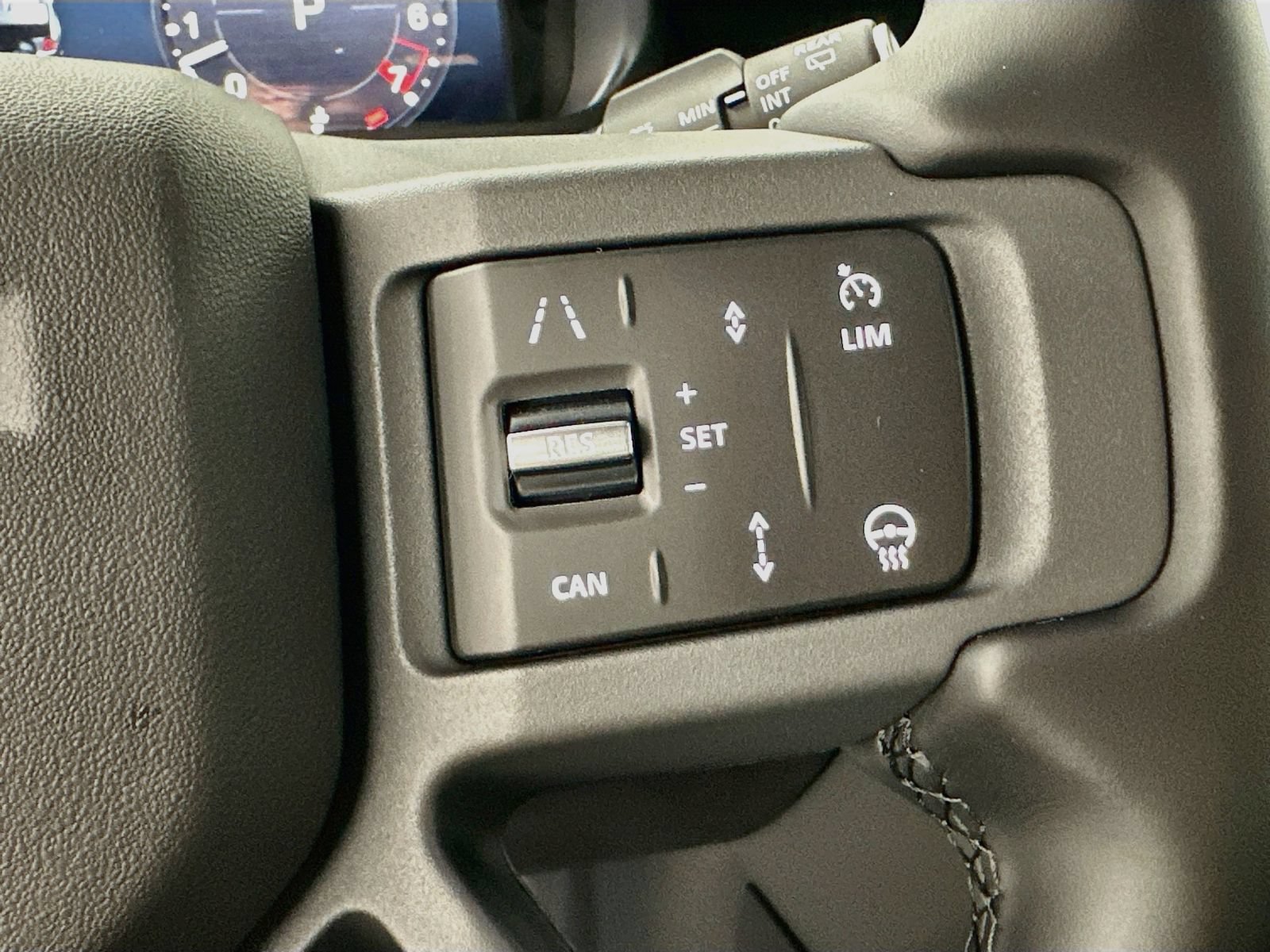 New 2026 Land Rover Defender 110 X-Dynamic SE AWD/4WD image 20