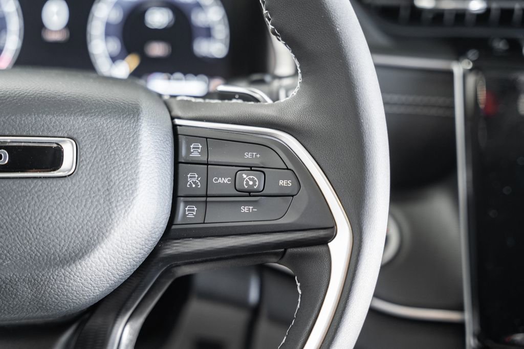 New 2025 Jeep Grand Cherokee Laredo X w/ Luxury Tech Group I image 28