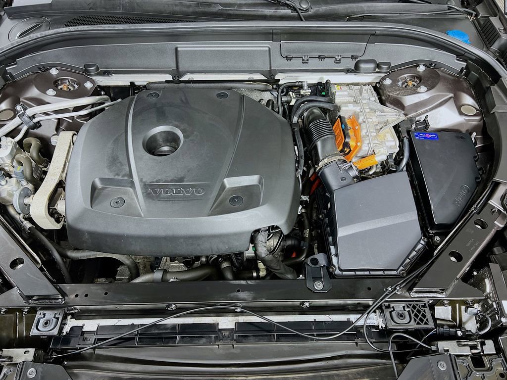 Used 2023 Volvo XC60 T8 Plus image 31