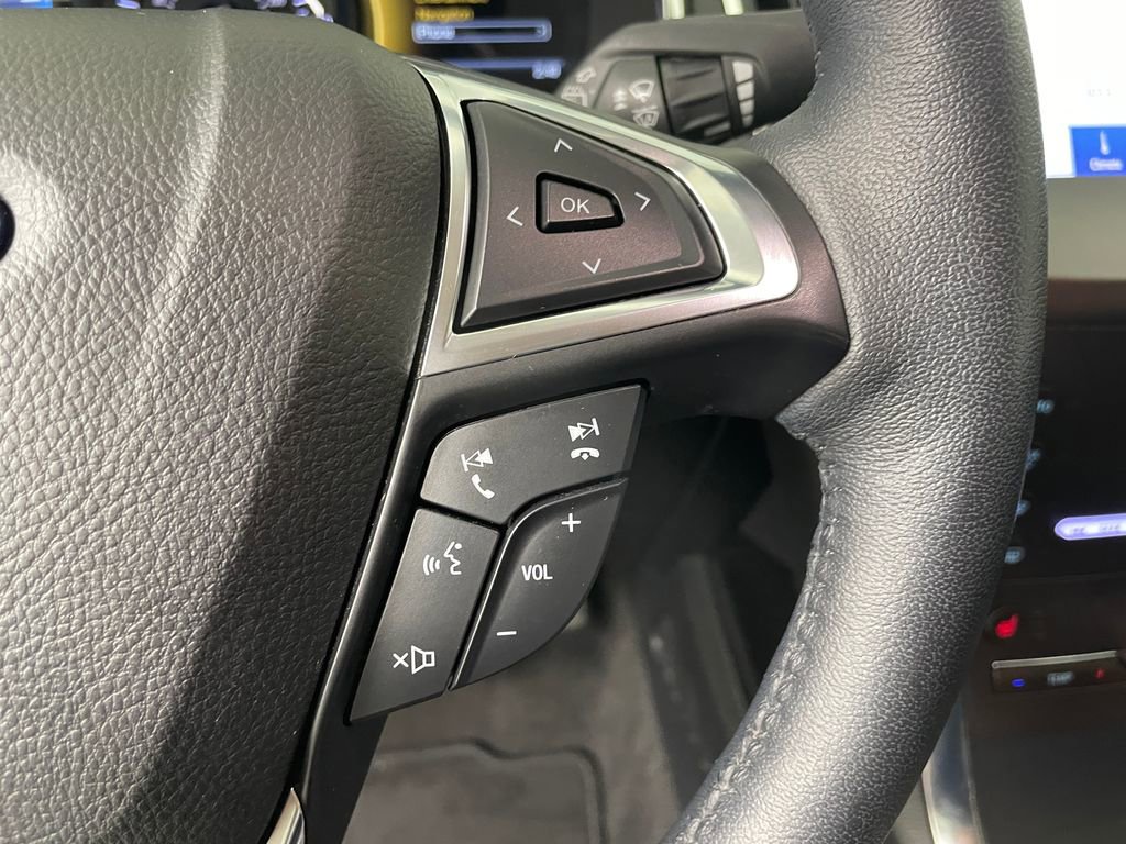 Used 2020 Ford Edge Titanium image 45