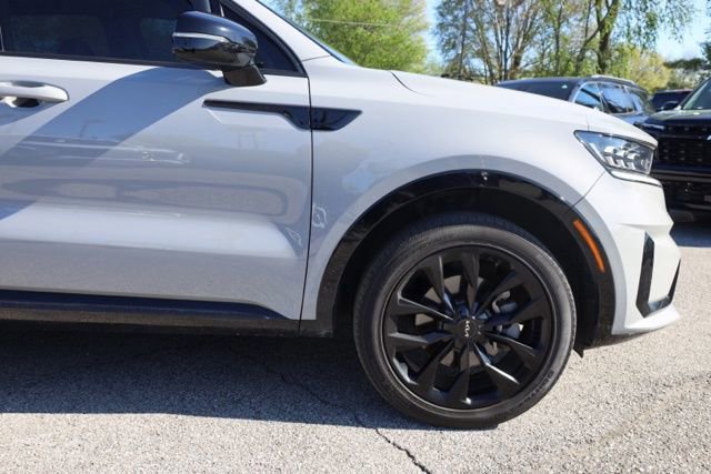 Used 2023 Kia Sorento SX image 13