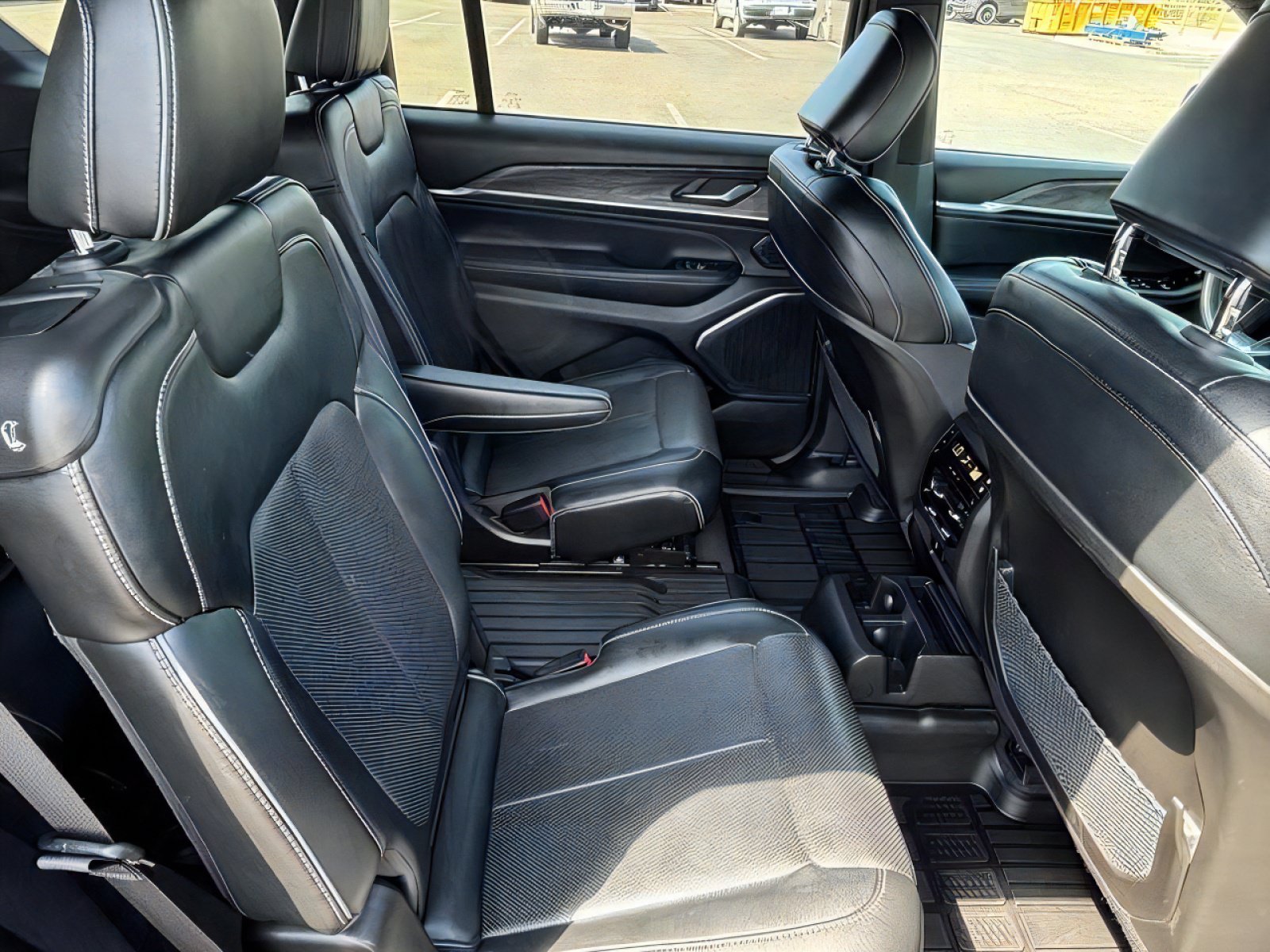 Used 2023 Jeep Grand Cherokee L Overland AWD/4WD image 29