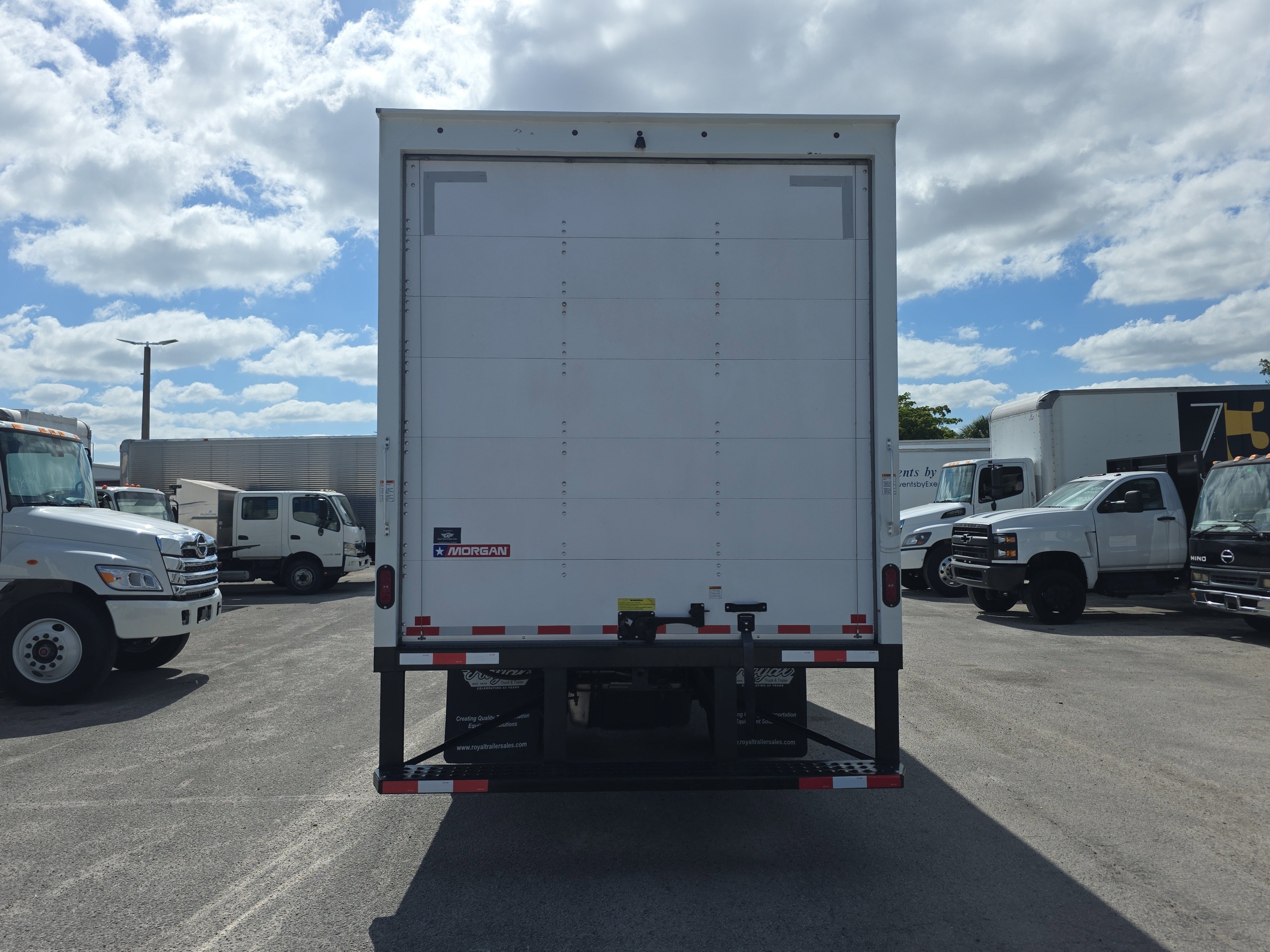 Used 2024 Chevrolet Low Cab Forward RWD image 9