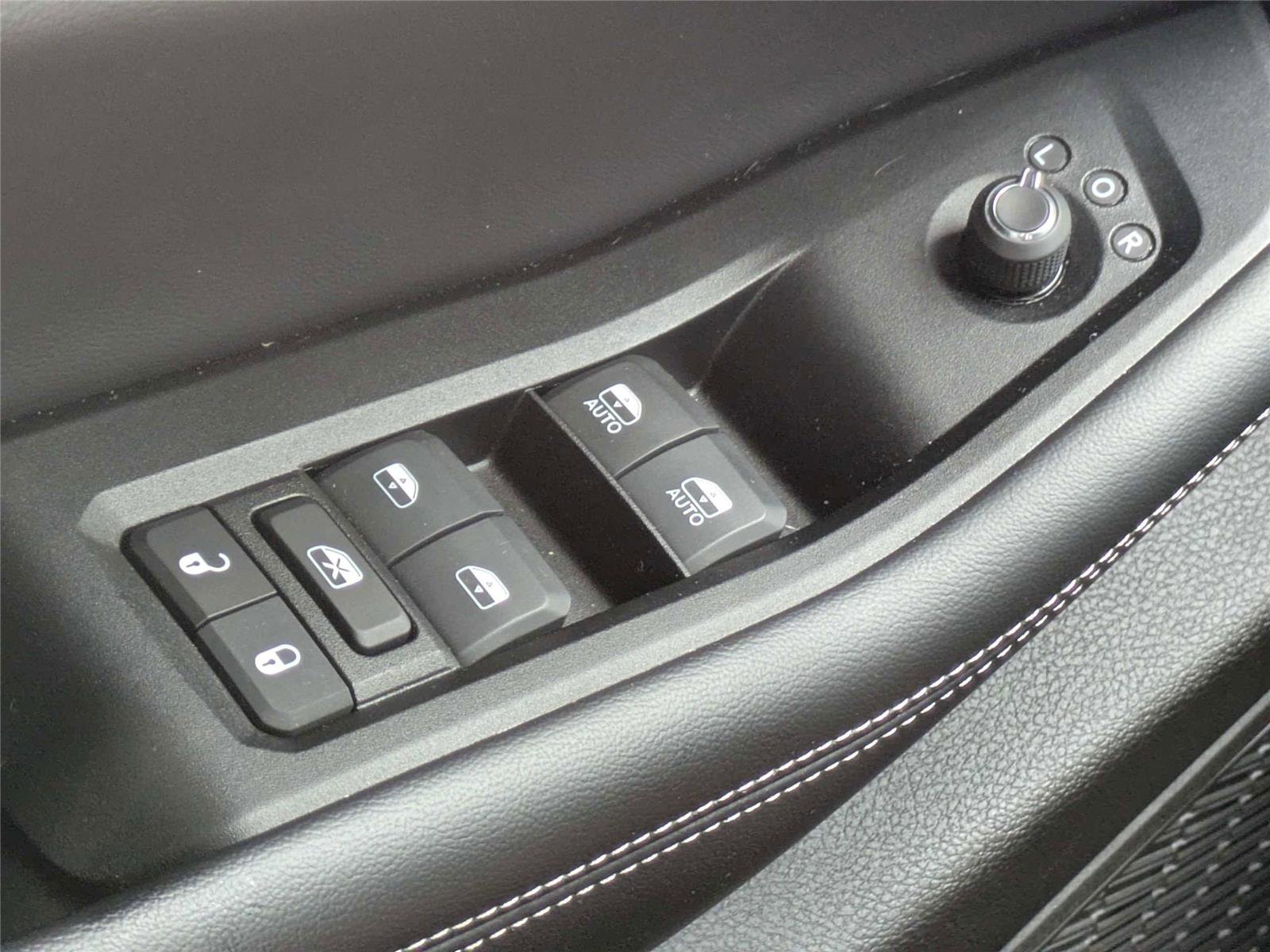 Used 2024 Jeep Grand Cherokee Limited w/ Luxury Tech Group II AWD/4WD image 29