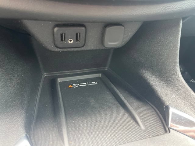 Used 2023 Chevrolet Traverse LT FWD image 27