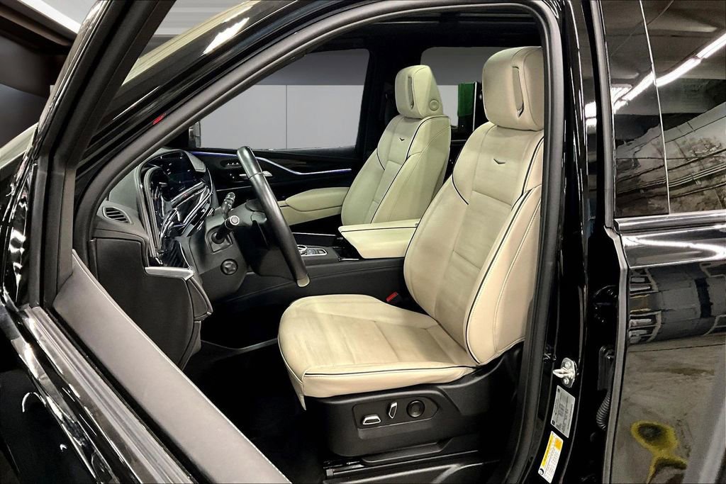 Certified 2023 Cadillac Escalade Sport w/ LPO, ONYX Package image 21