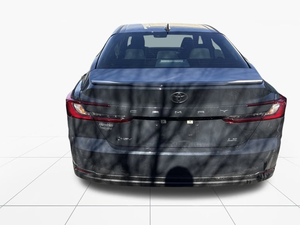 Used 2025 Toyota Camry LE image 6