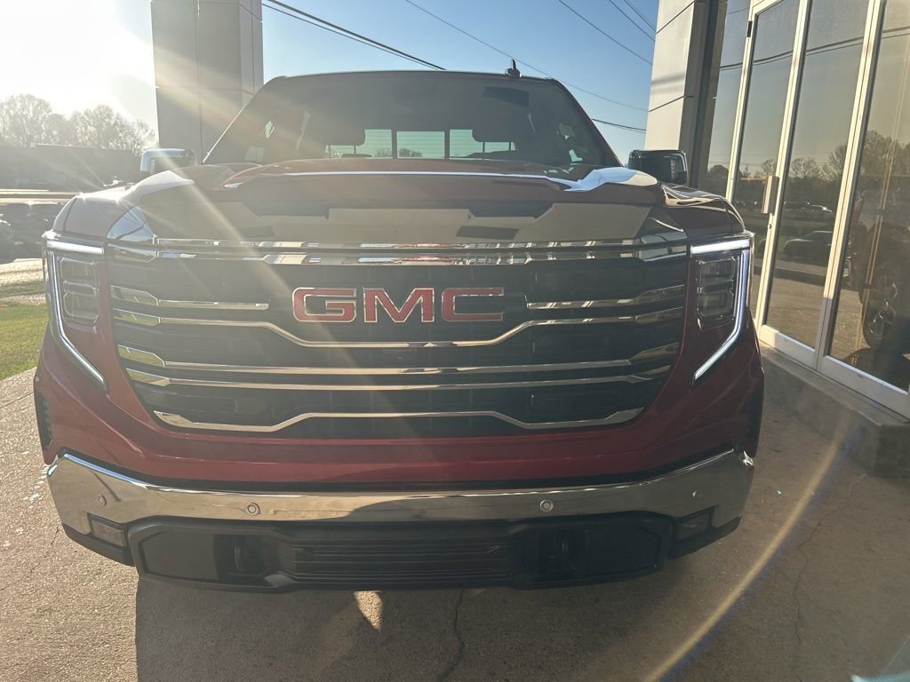 Used 2025 GMC Sierra 1500 SLT image 3
