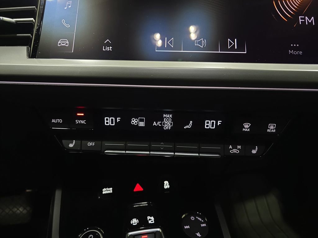 Used 2024 Audi Q4 e-tron Premium w/ Convenience Package image 24