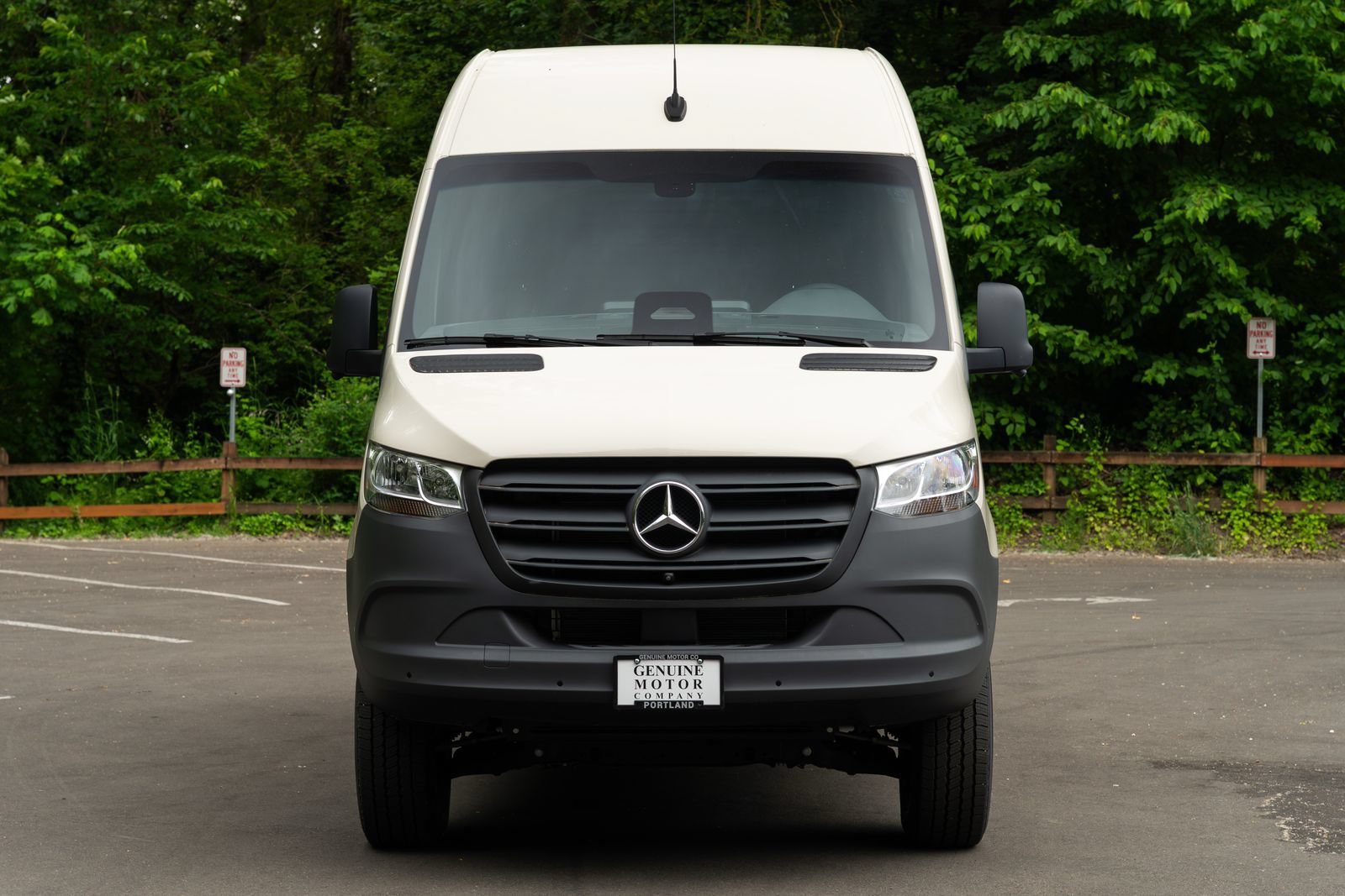 Used 2025 Mercedes-Benz Sprinter 2500 image 2