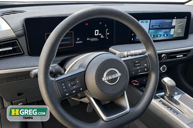 Used 2025 Nissan Kicks SV FWD image 13