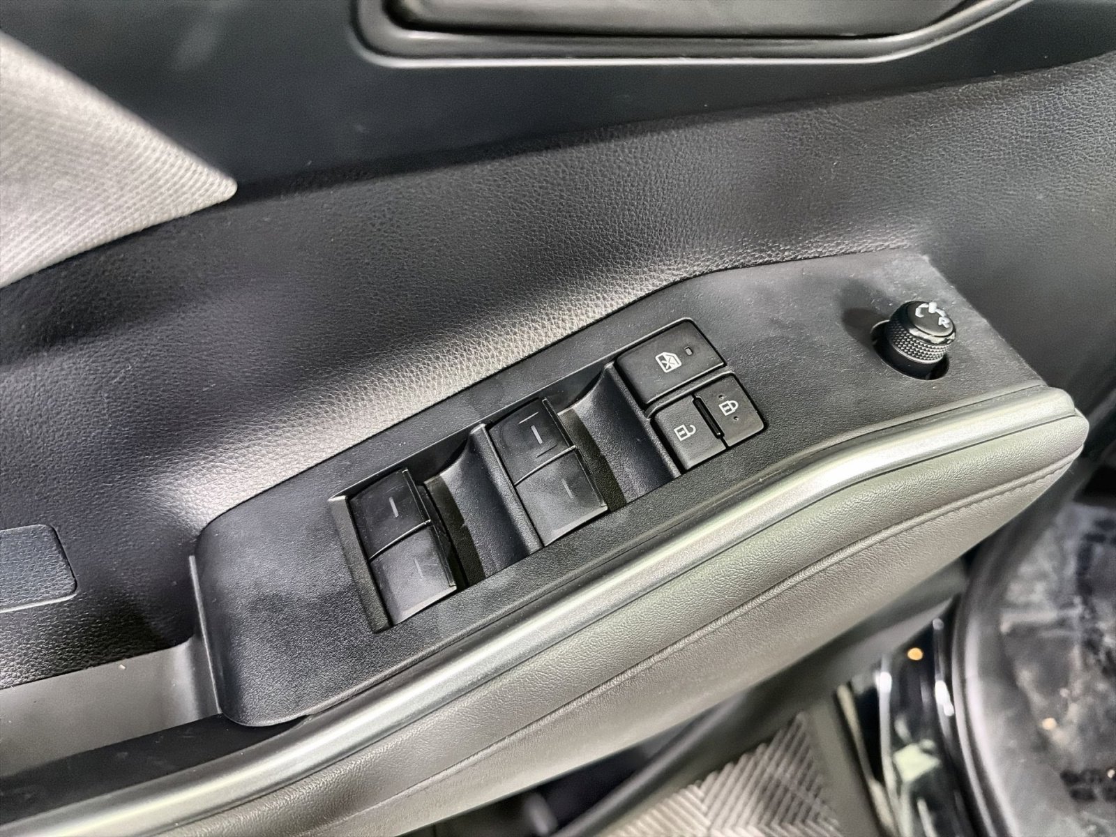 Used 2023 Toyota Highlander L AWD/4WD image 25