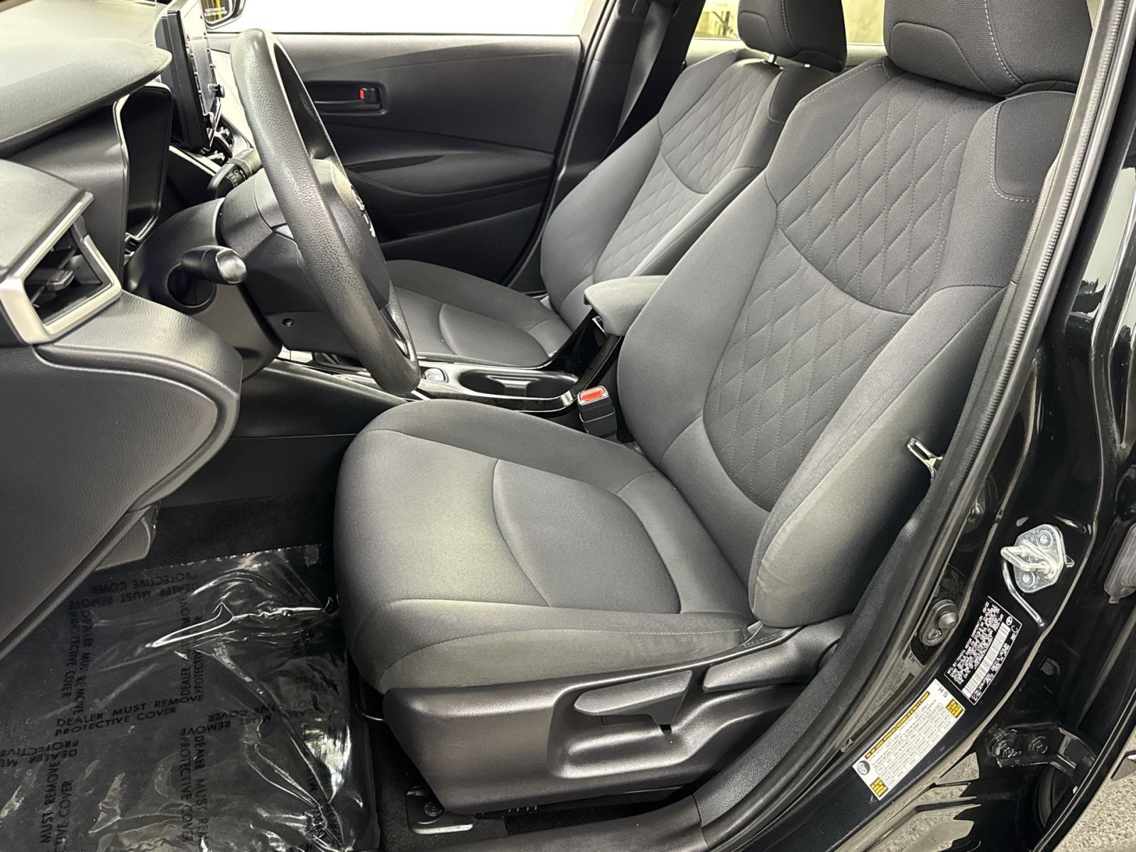 Used 2022 Toyota Corolla LE FWD image 25