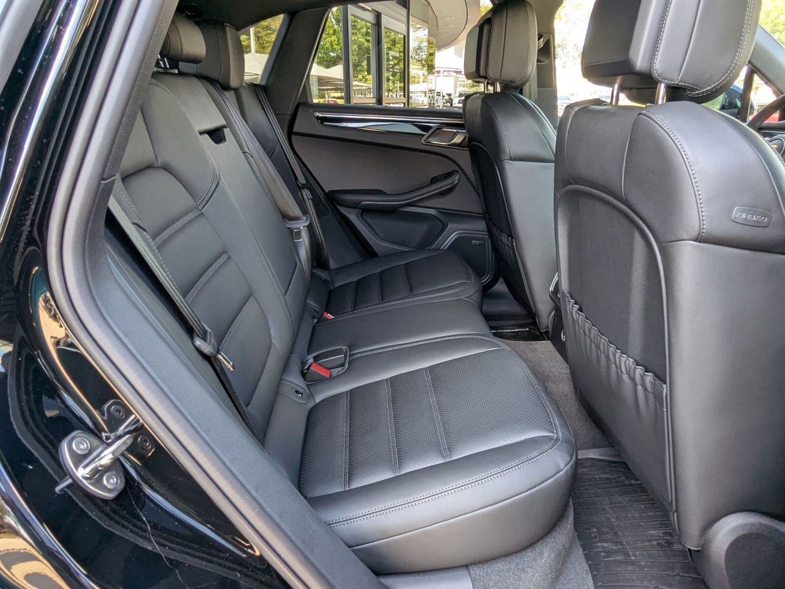 Certified 2026 Porsche Macan AWD/4WD image 24