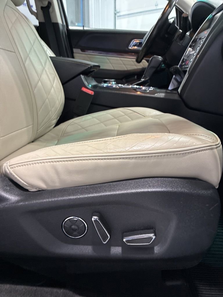 Used 2016 Ford Explorer Platinum image 17
